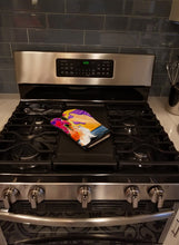 Load image into Gallery viewer, Lady with her Chihuahua Oven Mitt SS8521OVMT
