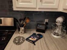 Load image into Gallery viewer, Starry Night Tibetan Mastiff Oven Mitt SS8552OVMT