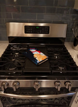 Load image into Gallery viewer, Snowman with Chow Chow Oven Mitt SS8554OVMT