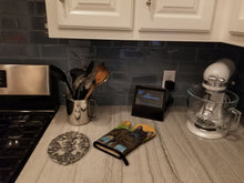 Load image into Gallery viewer, French Bulldog Oven Mitt SS8597OVMT