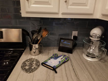 Load image into Gallery viewer, Bearded Collie Oven Mitt SS8602OVMT