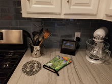 Load image into Gallery viewer, Poodle Oven Mitt SS8618OVMT