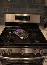 Load image into Gallery viewer, French Bulldog Oven Mitt SS8676OVMT