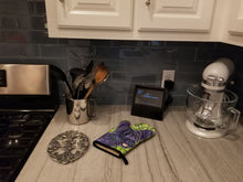 Load image into Gallery viewer, Skye Terrier Oven Mitt SS8718OVMT