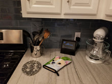 Load image into Gallery viewer, Chihuahua Oven Mitt SS8786OVMT