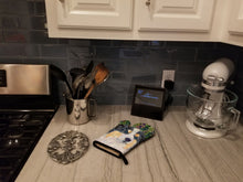 Load image into Gallery viewer, Australian Shepherd Oven Mitt SS8821OVMT