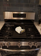 Load image into Gallery viewer, French Bulldog Oven Mitt SS8992OVMT
