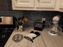 Load image into Gallery viewer, French Bulldog Oven Mitt SS8992OVMT