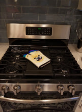 Load image into Gallery viewer, Pomeranian Oven Mitt SS8997OVMT