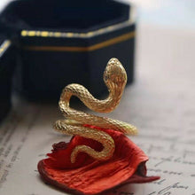 Load image into Gallery viewer, Snake Design Black Diamond Ring 18K Yellow Gold Viper Ring