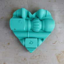 Load image into Gallery viewer, Piano Spindle Hearts