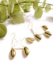 Load image into Gallery viewer, Statement Golden Cowrie Shell