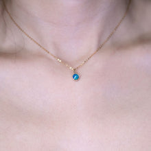 Load image into Gallery viewer, Two-Side Australian Doublet Opal &amp; Malachite Round Pendant Necklace 14K Yellow Gold