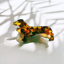 Load image into Gallery viewer, Velvet Claws Dachshund Dog Hair Claw | Claw Clip in Velvet Travel Bag