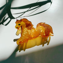 Load image into Gallery viewer, Velvet Claws Golden Horse Hair Claw | Claw Clip in Velvet Travel Bag