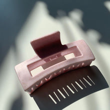 Load image into Gallery viewer, Velvet Claws Hair Clip | The Jada in Baby Pink Speckle | Claw Clip in Velvet Travel Bag