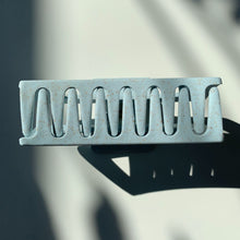 Load image into Gallery viewer, Velvet Claws Hair Clip | The Jada in Blue Speckle | Claw Clip in Velvet Travel Bag