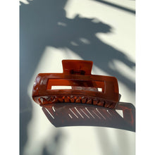 Load image into Gallery viewer, Velvet Claws Hair Clip | The Tilda (Multiple Colors) | Claw Clip in Velvet Travel Bag