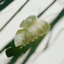 Load image into Gallery viewer, Velvet Claws Monstera White Tropical Hair Clip | Claw Clip in Velvet Travel Bag