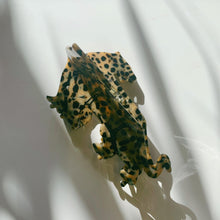 Load image into Gallery viewer, Velvet Claws Shaped Cheetah Hair Claw | Claw Clip in Velvet Travel Bag