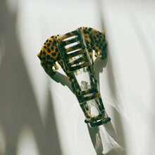 Load image into Gallery viewer, Velvet Claws Shaped Cheetah Hair Claw | Claw Clip in Velvet Travel Bag