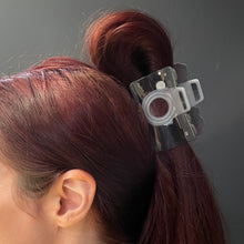 Load image into Gallery viewer, Velvet Claws Vintage Camera Hair Claw | Claw Clip in Velvet Travel Bag
