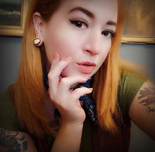 Load image into Gallery viewer, Tortoise &amp; Cream Marbled Bullseye Retro Button Stud Earrings