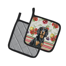 Load image into Gallery viewer, Gordon Setter Vegetables Pair of Pot Holders