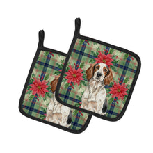 Load image into Gallery viewer, Tricolor English Setter Christmas PoinsettIas Pair of Pot Holders