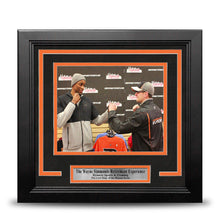 Load image into Gallery viewer, Wayne Simmonds Experience Philadelphia Flyers Photo-Op 5"x7" Frame Kit