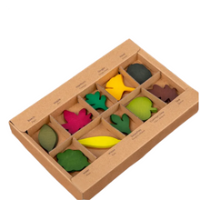 Load image into Gallery viewer, **Pre-order (Ships in 1-2 Weeks)**40-Piece Woodland Leaves Wooden Forest Set – Nature-Inspired Loose Parts Play