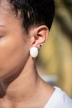 Load image into Gallery viewer, Black Shiny Oval Lucite Stud Earrings