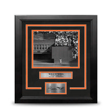 Load image into Gallery viewer, Willie Mays The Catch New York Giants 8" x 10" Framed Baseball Photo with Engraved Autograph