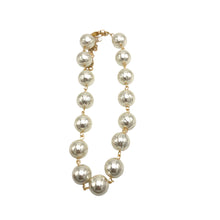 Load image into Gallery viewer, Wrinkled Pearls Amelia Necklace