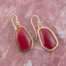 Load image into Gallery viewer, Abstract Red Raspberry Quartz Golden Drop Earrings