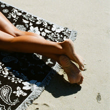 Load image into Gallery viewer, Axel Driftweave Turkish Towel - Black