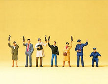 Load image into Gallery viewer, Preiser 79141 N Scale Passengers -- Streetcar Driver &amp; Passengers