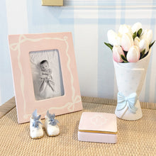 Load image into Gallery viewer, Bow Photo Frame