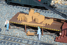 Load image into Gallery viewer, Piko 62296 G Scale Pallets &amp; Cartons