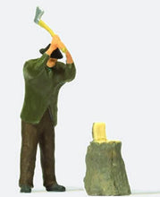 Load image into Gallery viewer, Preiser 28113 HO Scale Chopping Wood