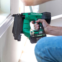 Load image into Gallery viewer, Metabo HPT NT1850DFTM 18V Compact 18 Gauge Cordless Brad Nailer Kit (1x2.0Ah)