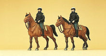Load image into Gallery viewer, Preiser 10397 HO Scale Police Mounted On Horseback Police in Modern Uniform (2)