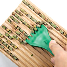 Load image into Gallery viewer, Cocoon Harvesting Comb