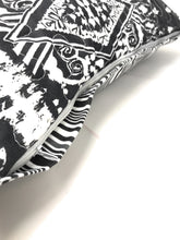 Load image into Gallery viewer, DaDa Bedding Aztec Black &amp; White Diamonds Throw Pillow Covers - 18" x 18" 2-Pack (C14800-1-CC)