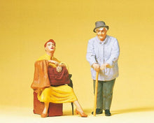 Load image into Gallery viewer, Preiser 45130 G Scale Pedestrians -- Travelling Women