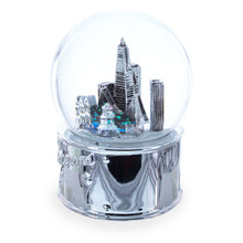 Load image into Gallery viewer, San Francisco Landmarks with Silver Base Glass Water Snow Globe