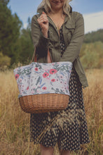 Load image into Gallery viewer, Promenade Picnic Basket