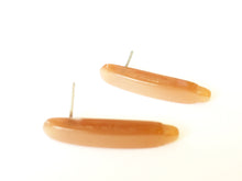 Load image into Gallery viewer, Champagne Beige Moonglow Dagger Stud Earrings