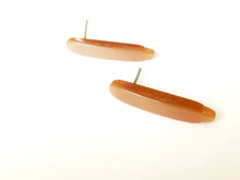 Load image into Gallery viewer, Champagne Beige Moonglow Dagger Stud Earrings