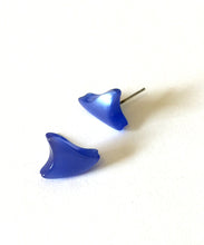 Load image into Gallery viewer, Sapphire Blue Moonglow Swirl Deco Shark Fin Stud Earrings